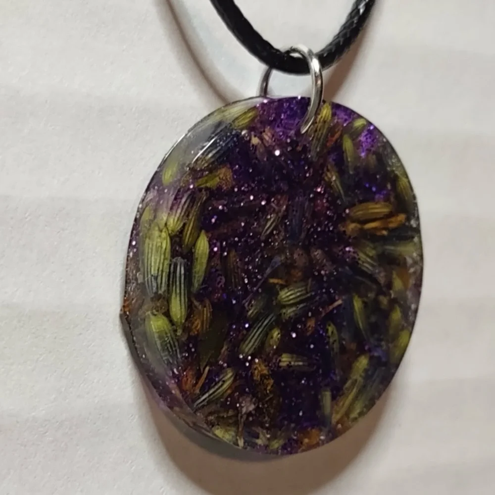 Lavender Dream Handmade Lavender Resin Pendant Set - Picture 3 of 7